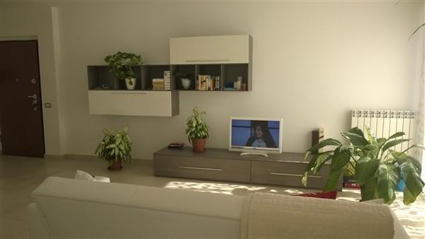 Rif. A3119 MAGENTA 3 locali arredato + box € 700