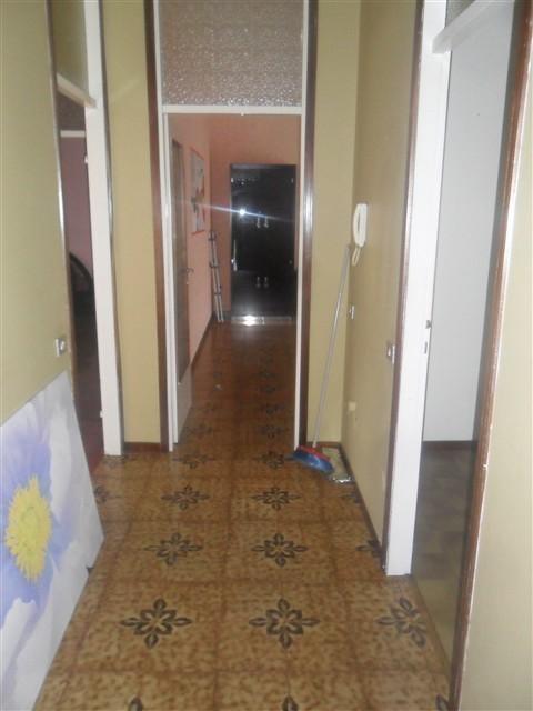 Rif. A3150 CASOREZZO 3 LOCALI ARREDATO/VUOTO € 400