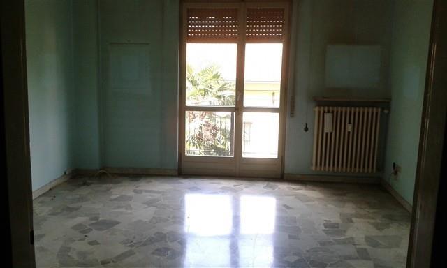 MAGENTA Zona Stazione - 3 LOCALI € 500 - A3156