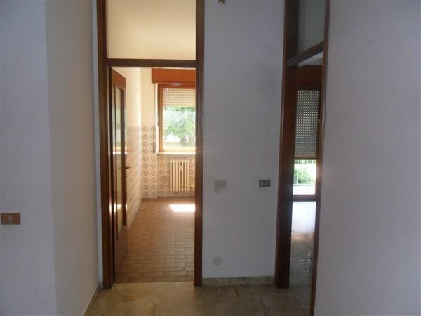 Rif T3185  MAGENTA :  App.to  3 locali VUOTO € 120.000