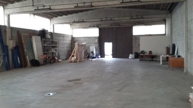 MAGENTA: CAPANNONE ARTIGIANALE 400 mq € 1.200