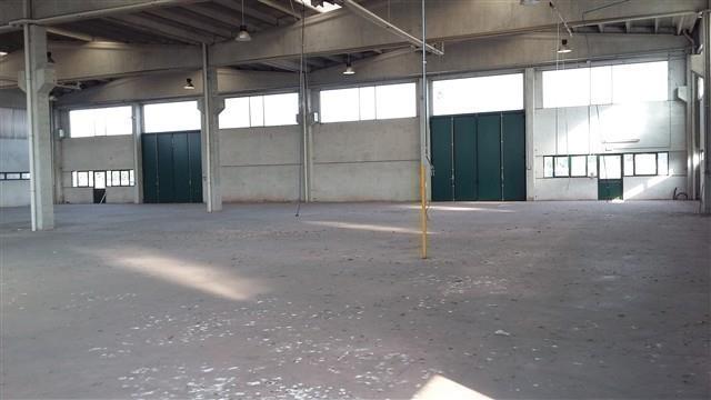 Rif.CA906 MESERO CAPANNONE 1750 MQ FRAZIONABILE