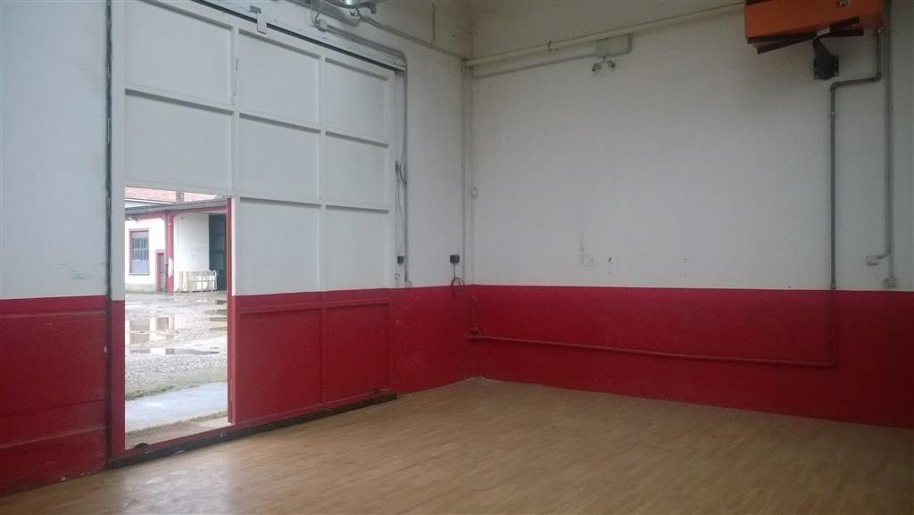 Rif. CA917 Magenta: CAPANNONE 350 mq  € 1.300