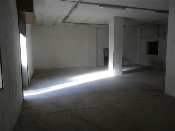 Magenta Capannone in affitto 4 Locali € 400 DA401 