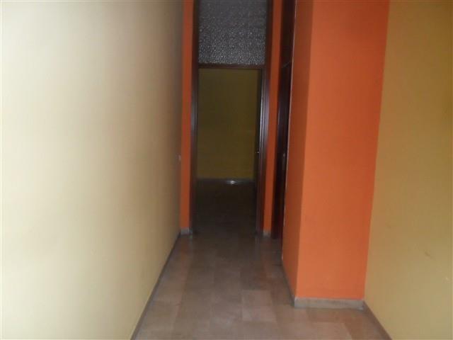 MAGENTA Zona Stazione -  UFFICIO 2 locali € 500 LA204