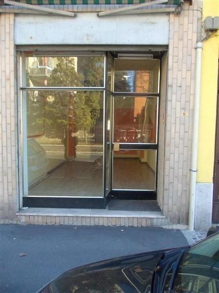 MAGENTA CENTRO - NEGOZIO con VETRINA € 750 - NA203