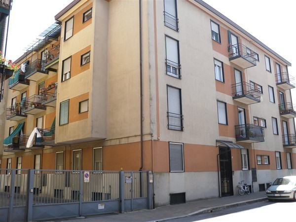 Rif T2106 Magenta: 2/3 LOCALI € 62.000