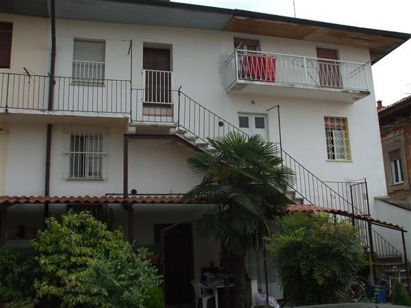 T256 Marcallo: casa di corte con box € 47.000