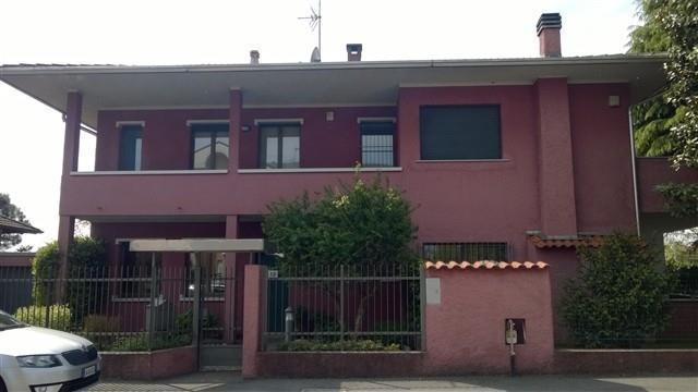 Rif T461 MAGENTA Porzione villa bifamiliare € 315.000