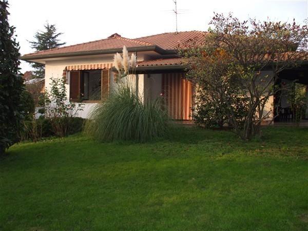  Villa in vendita 7 Locali € 399.000 T705 