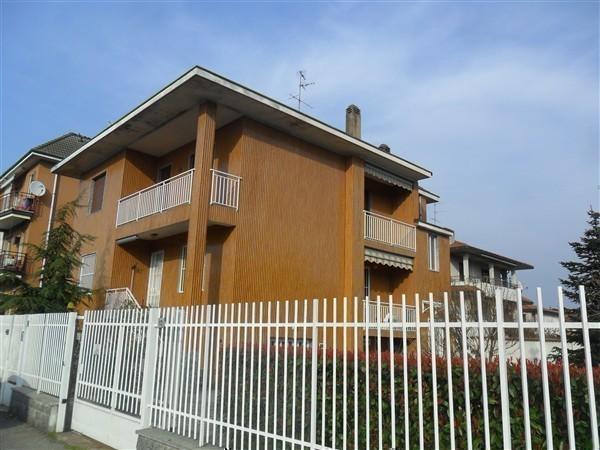 Magenta Villa in vendita 9 Locali € 395.000 T909 
